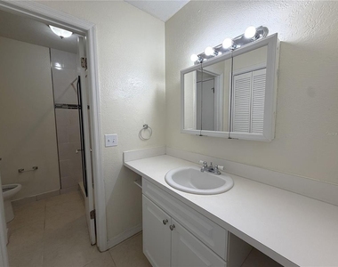13828 Orange Sunset Drive - Photo Thumbnail 5