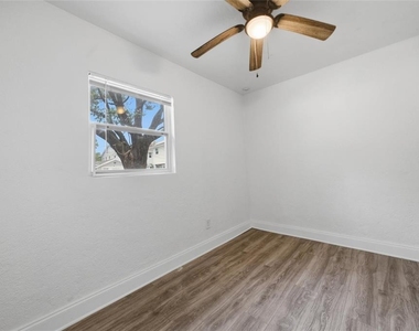 1763 30th Avenue N - Photo Thumbnail 16