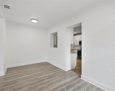 1763 30th Avenue N - Photo Thumbnail 18