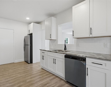 1763 30th Avenue N - Photo Thumbnail 5