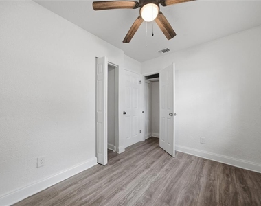 1763 30th Avenue N - Photo Thumbnail 14