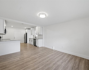 1763 30th Avenue N - Photo Thumbnail 19
