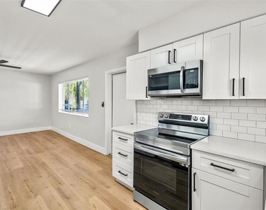 300 S Nimbus Avenue - Photo Thumbnail 1