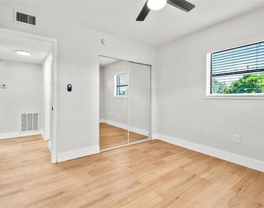 300 S Nimbus Avenue - Photo Thumbnail 9