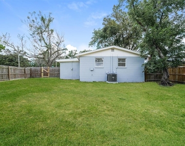 10301 N 17th Street - Photo Thumbnail 14