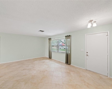4243 Chipmunk Drive - Photo Thumbnail 7