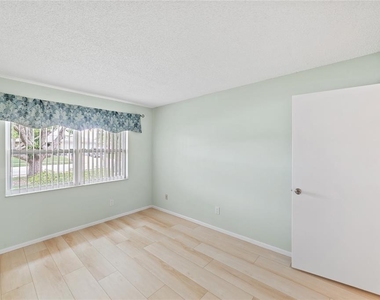 4243 Chipmunk Drive - Photo Thumbnail 25