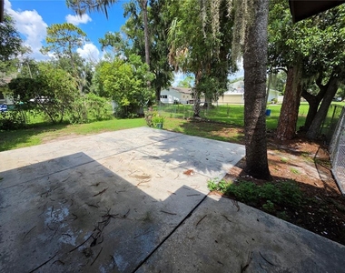 1103 N Crystal Terrace - Photo Thumbnail 7