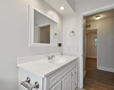 2111 Lanai Avenue - Photo Thumbnail 13