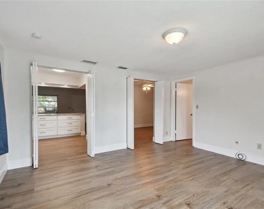 2111 Lanai Avenue - Photo Thumbnail 33