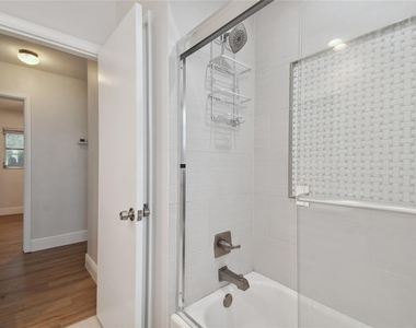2111 Lanai Avenue - Photo Thumbnail 12