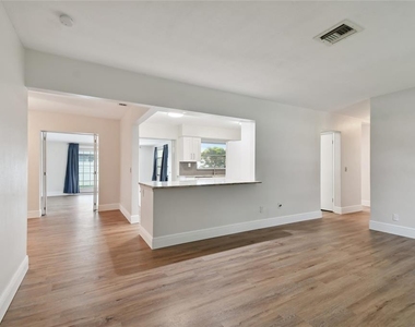 2111 Lanai Avenue - Photo Thumbnail 5