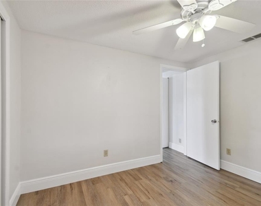 2111 Lanai Avenue - Photo Thumbnail 37