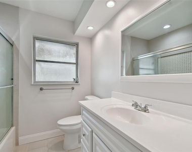 2111 Lanai Avenue - Photo Thumbnail 11