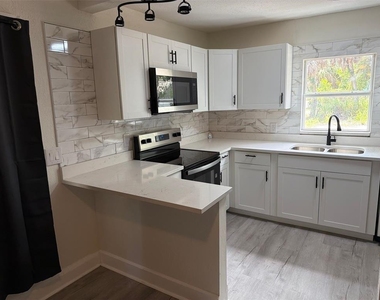 610 28th Avenue S - Photo Thumbnail 6