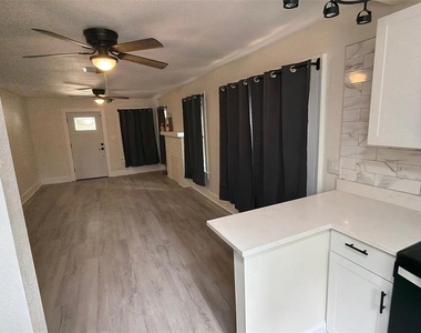 610 28th Avenue S - Photo Thumbnail 9