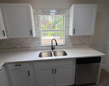 610 28th Avenue S - Photo Thumbnail 10