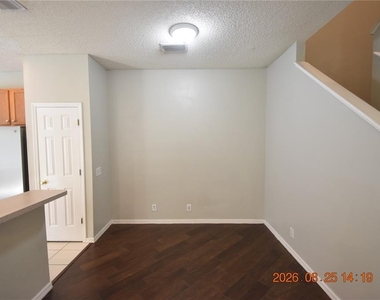 556 Black Lion Drive Ne - Photo Thumbnail 10