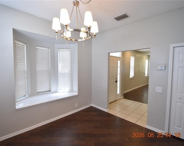 556 Black Lion Drive Ne - Photo Thumbnail 4