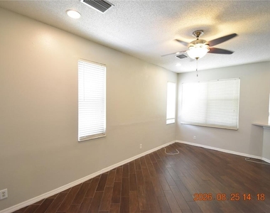 556 Black Lion Drive Ne - Photo Thumbnail 6