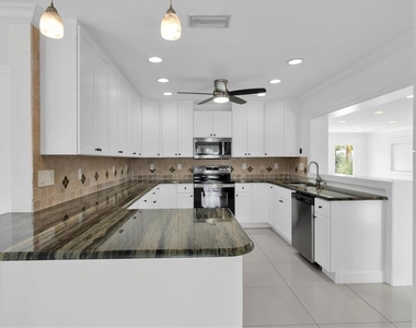 314 Bahia Vista Drive - Photo Thumbnail 8