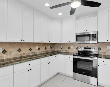 314 Bahia Vista Drive - Photo Thumbnail 10