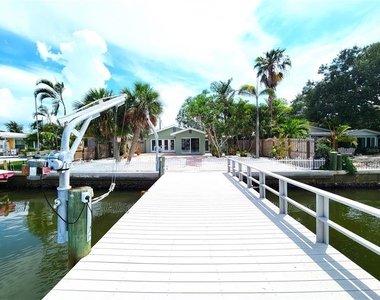 314 Bahia Vista Drive - Photo Thumbnail 2