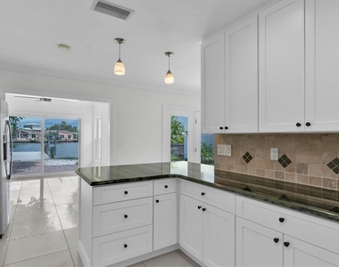 314 Bahia Vista Drive - Photo Thumbnail 12