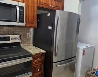 4115 Chatham Oak Court - Photo Thumbnail 9