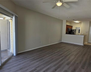 4115 Chatham Oak Court - Photo Thumbnail 15
