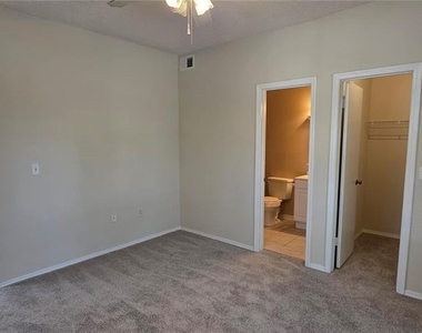 4115 Chatham Oak Court - Photo Thumbnail 17