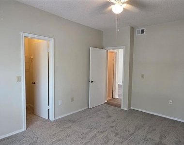 4115 Chatham Oak Court - Photo Thumbnail 25