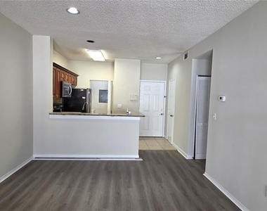 4115 Chatham Oak Court - Photo Thumbnail 2