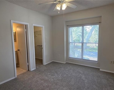 4115 Chatham Oak Court - Photo Thumbnail 16