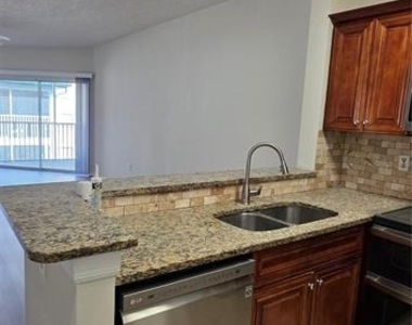 4115 Chatham Oak Court - Photo Thumbnail 7