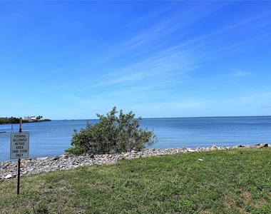 5000 Culbreath Key Way - Photo Thumbnail 32
