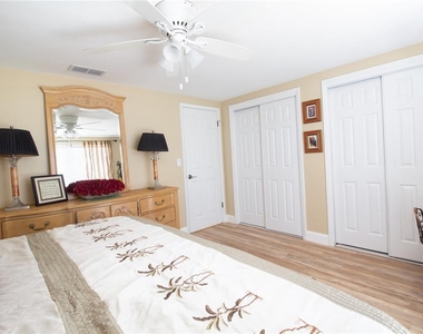 4333 Newbury Drive - Photo Thumbnail 10