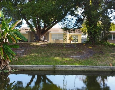 4333 Newbury Drive - Photo Thumbnail 21