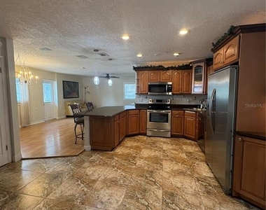 5171 97th Terrace N - Photo Thumbnail 2