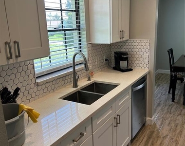 13236 Molitor Court - Photo Thumbnail 4