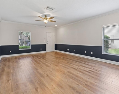 15836 Fishhawk Falls Drive - Photo Thumbnail 4