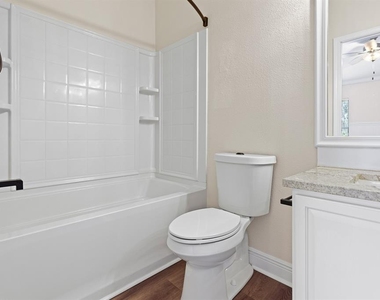 15836 Fishhawk Falls Drive - Photo Thumbnail 13