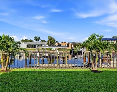 4152 13th Lane Ne - Photo Thumbnail 1