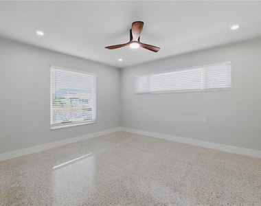 4152 13th Lane Ne - Photo Thumbnail 25