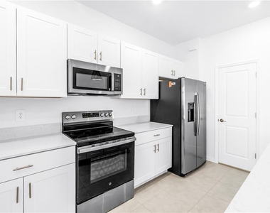 9324 Bonita Mar Drive - Photo Thumbnail 14