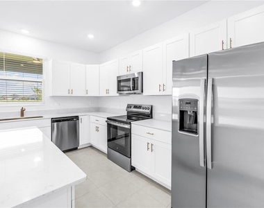 9324 Bonita Mar Drive - Photo Thumbnail 18
