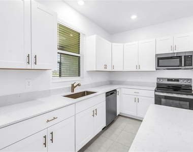 9324 Bonita Mar Drive - Photo Thumbnail 13