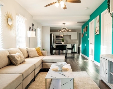 4327 17th Avenue S - Photo Thumbnail 2