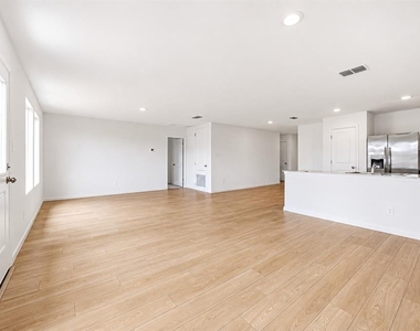 3841 Amers Loop - Photo Thumbnail 4