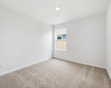 3841 Amers Loop - Photo Thumbnail 16